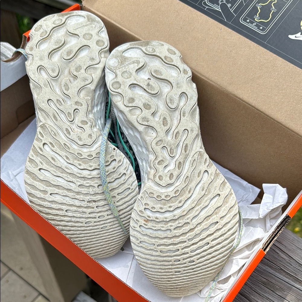 Nike Violet Ash/Light Menta React Infinity Run Sh… - image 5